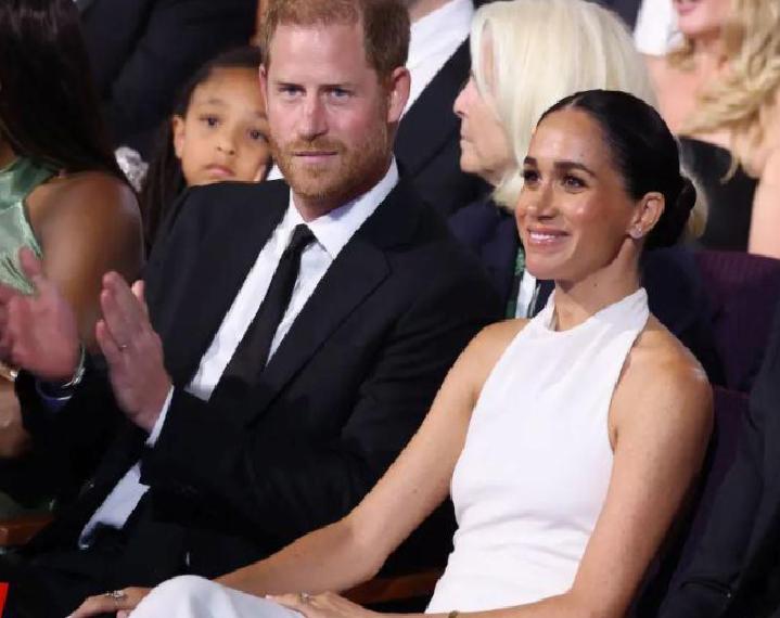 Meghan Markle'ın Göz Alıcı Bulut Tırnakları