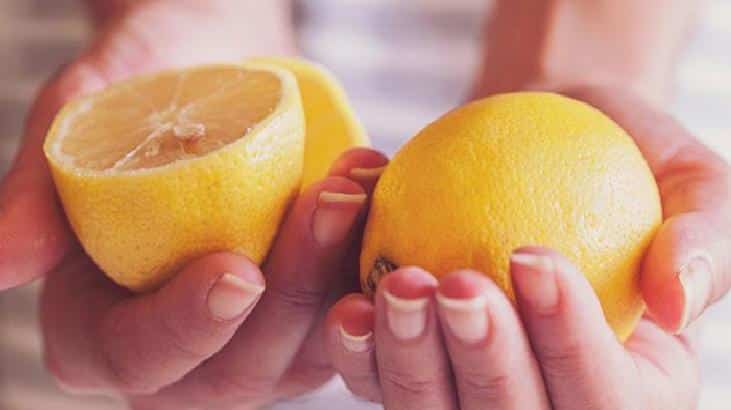 Koltuk Altına Limon Sürmenin Faydaları ve Dikkat Edilmesi Gerekenler