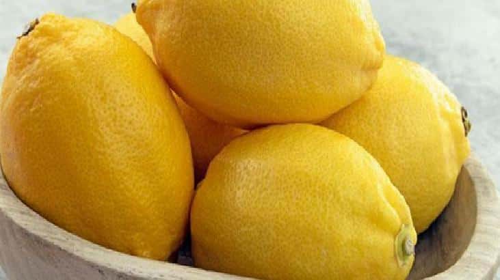 Koltuk Altına Limon Sürmenin Faydaları ve Dikkat Edilmesi Gerekenler