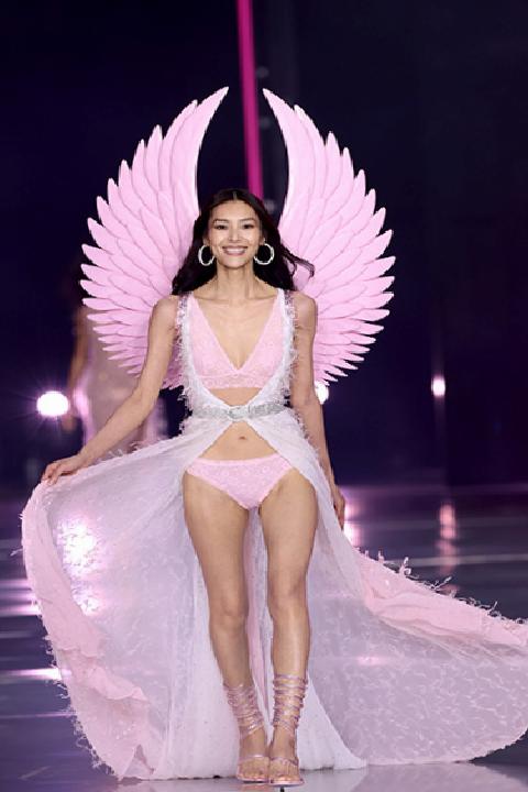 Victoria's Secret Fashion Show Geri Döndü: Gigi Hadid ve Tyra Banks ile Muhteşem Gece