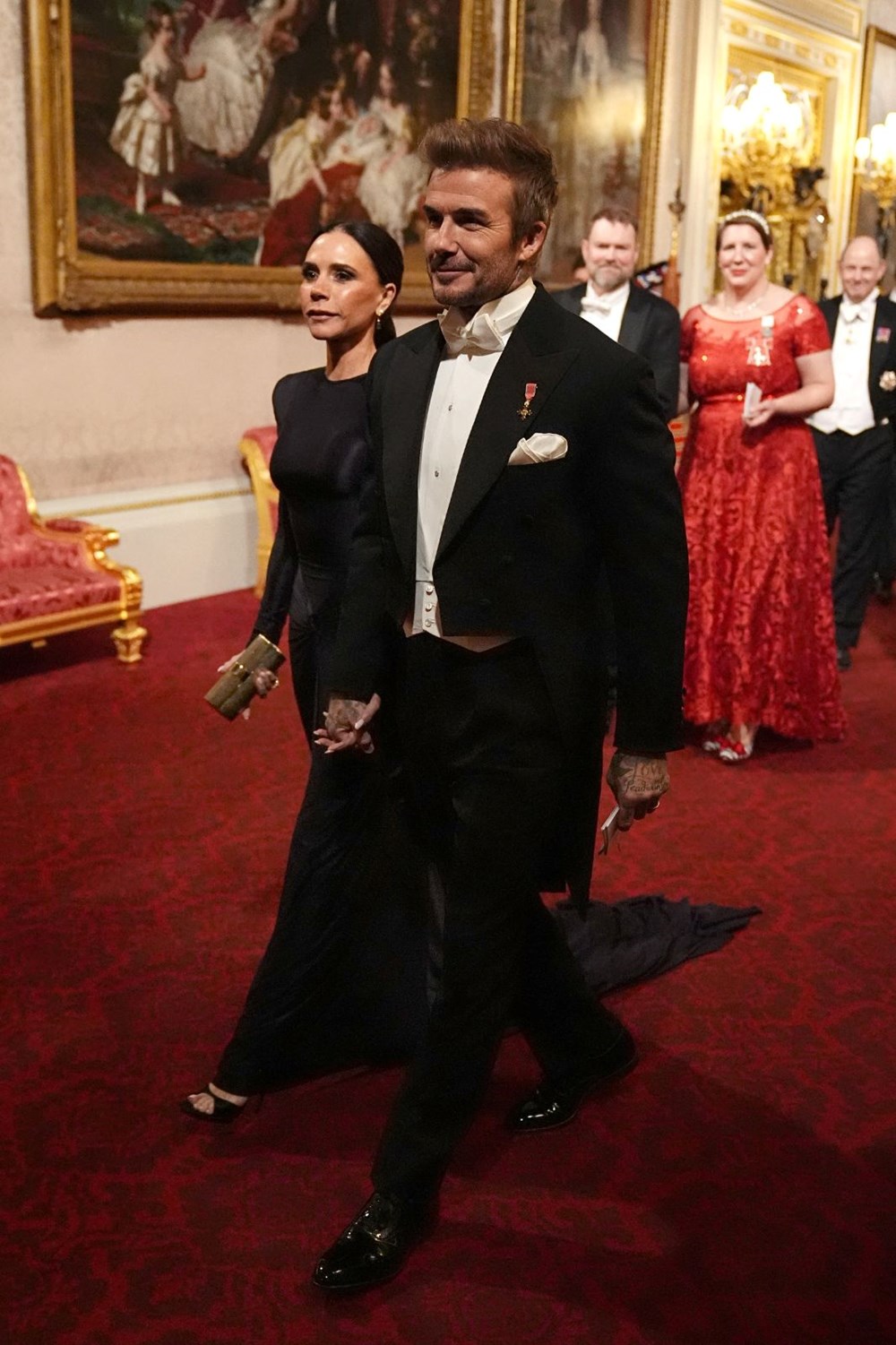 Victoria ve David Beckham Buckingham Sarayı'nda Özel Etkinliğe Katıldı