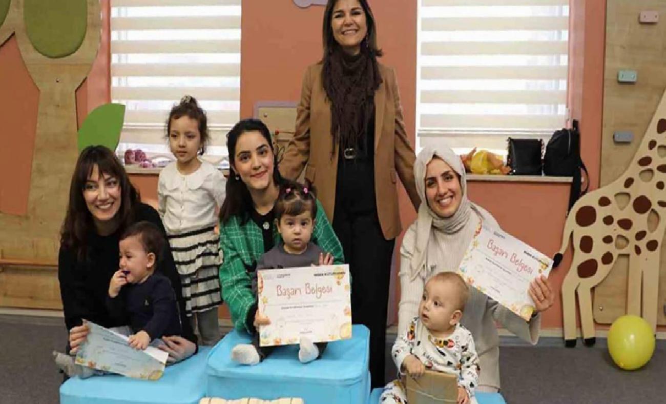 Gaziantep Büyükşehir Belediyesi Bebek Kütüphanesi'nden Renkli Bir Etkinlik: Bebek Emekleme Yarışması