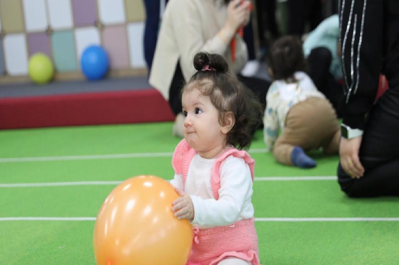 Gaziantep Büyükşehir Belediyesi Bebek Kütüphanesi'nde Bebek Emekleme Yarışması