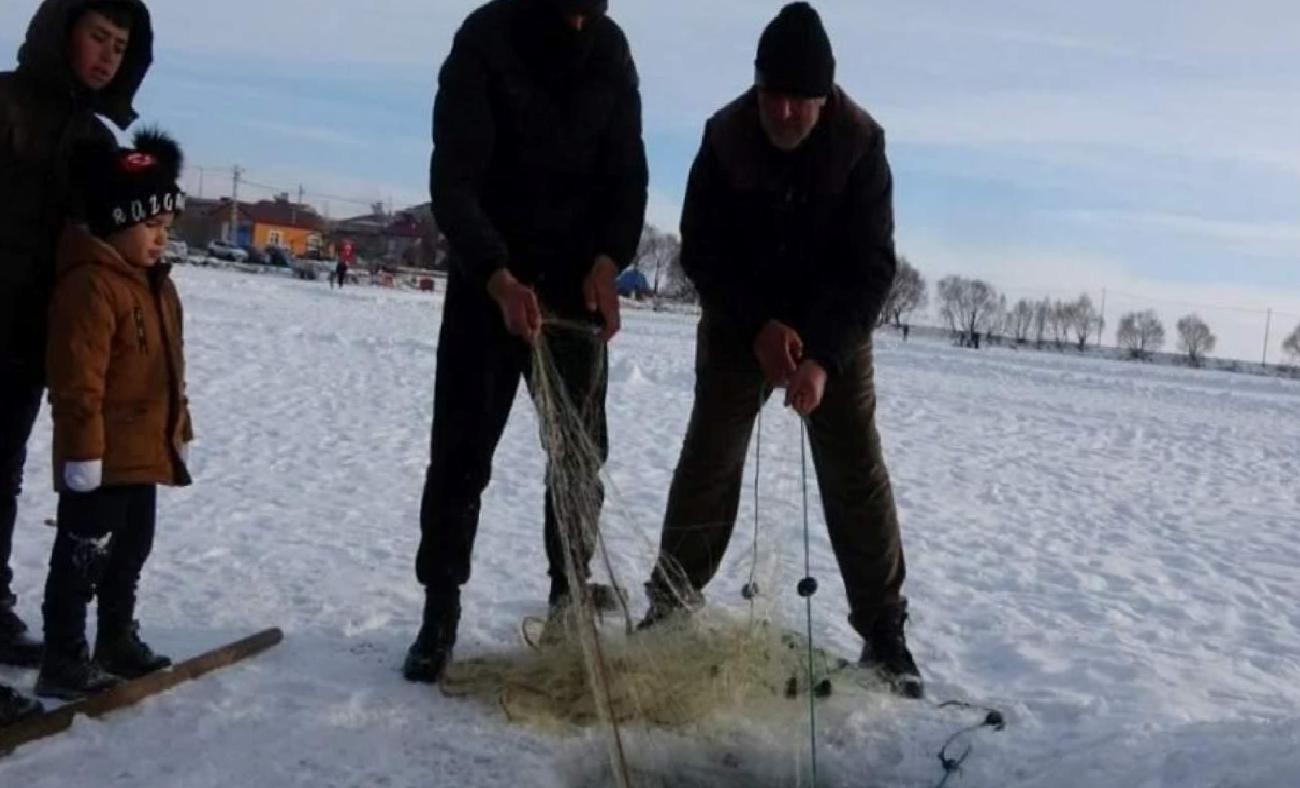 Çıldır Gölü'nde Kış Balıkçılığı