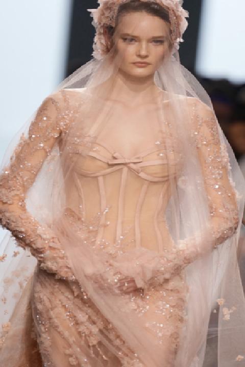 Elie Saab İlkbahar-Yaz 2025 Haute Couture Defilesi