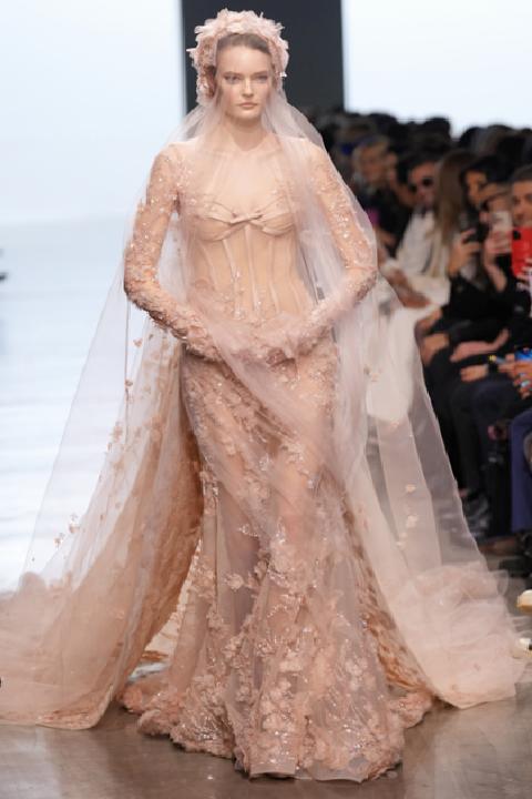 Elie Saab İlkbahar-Yaz 2025 Haute Couture Defilesi