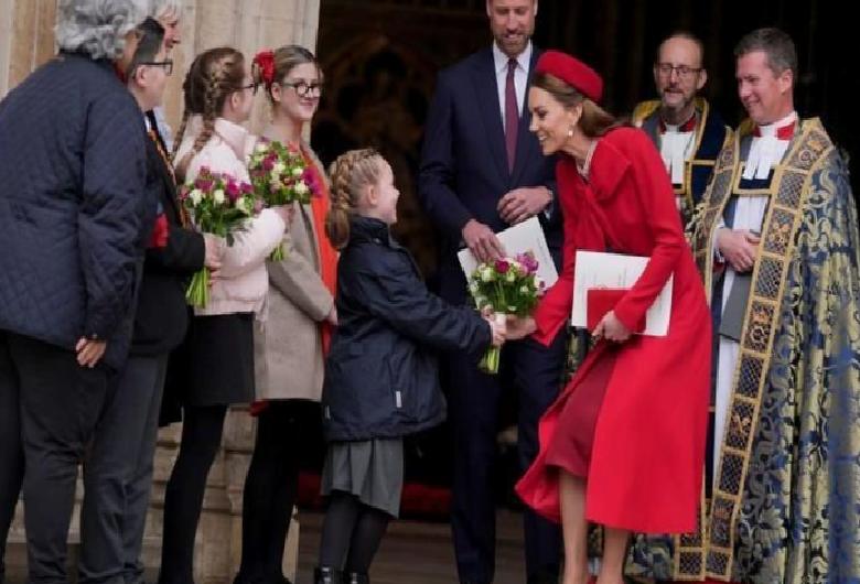 Kate Middleton'un Dönüşü: Kırmızı Elbise ve Gizli Mesajlar